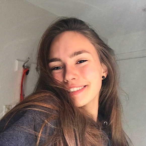 Meet your Posher, Eleena - Picture 3 of 8